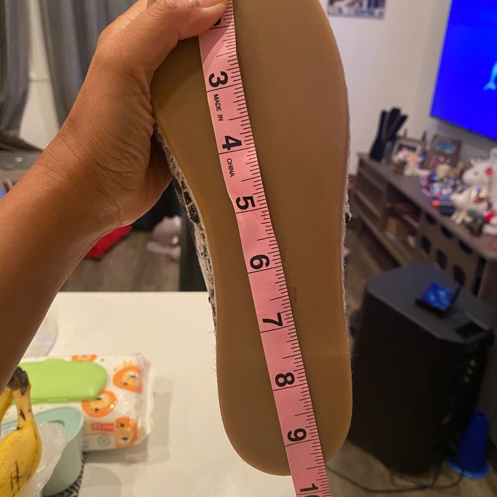 Used like new 99%
Authentic Dior Espadrilles 35 true size - Picture 5 of 7